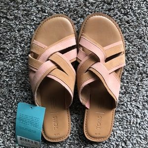 TOMS Val Sandals in Coral Pink Suede NWT